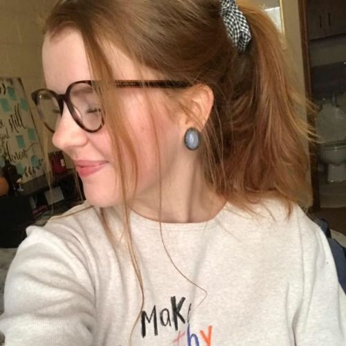 Lyndsie 22